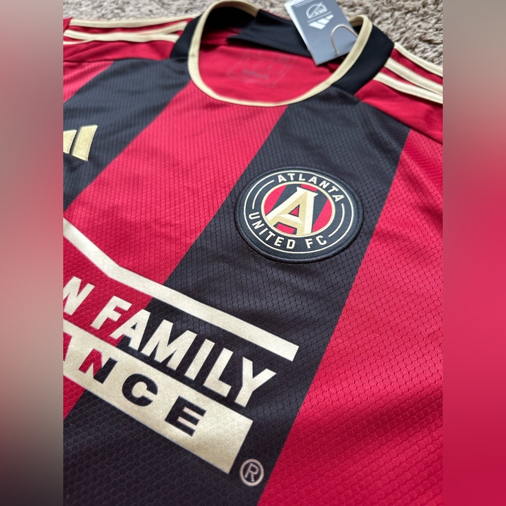 Atlanta United FC MLS Soccer Jersey Adidas Men's Large Red Black Slim Fit NEW - Picture 5 of 13